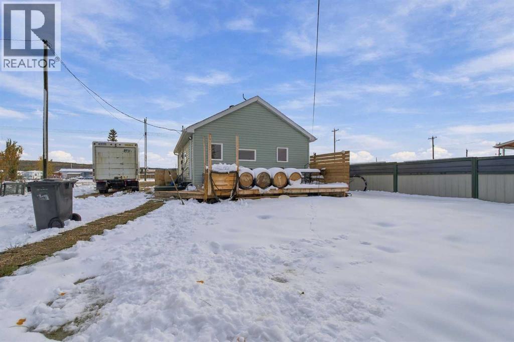 5022 50 Avenue Property Photo 6