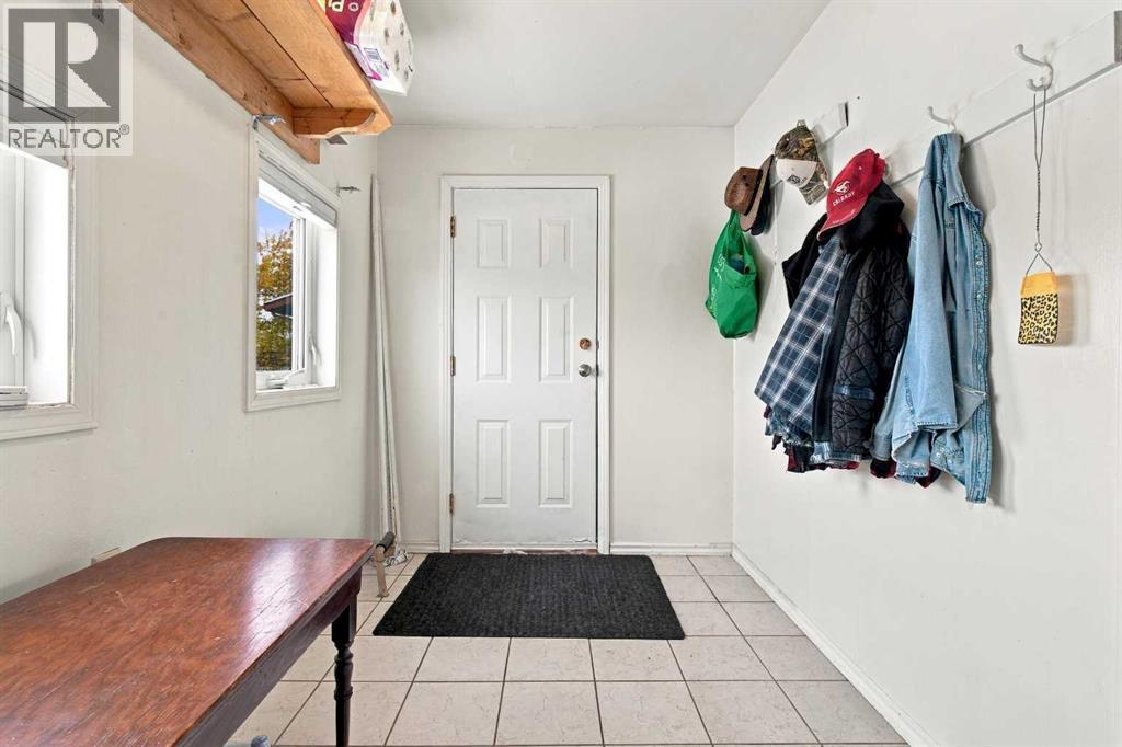 5022 50 Avenue Property Photo 7