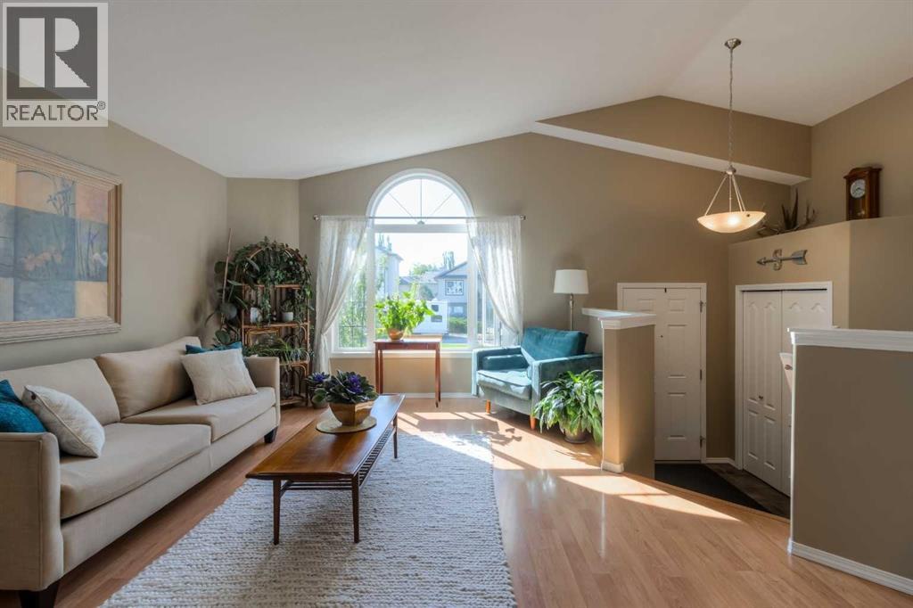 159 Grand River Boulevard W Property Photo 6