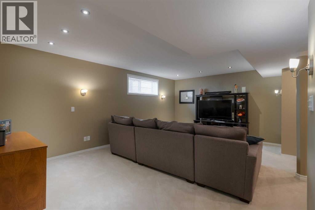 159 Grand River Boulevard W Property Photo 33