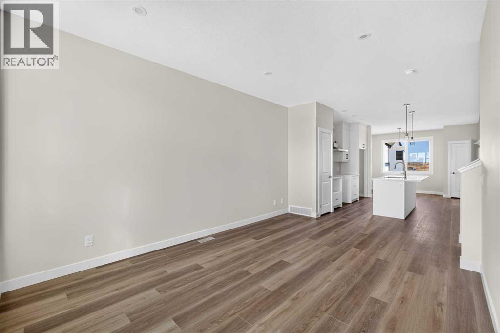 727 Lucas Boulevard Nw Property Photo 3