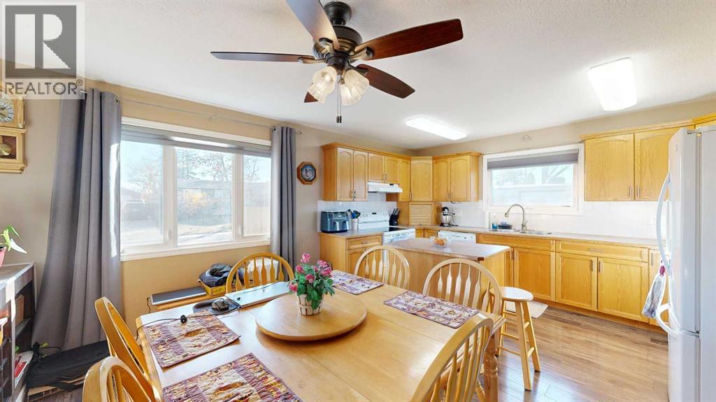 4002 58 Street Property Photo 6