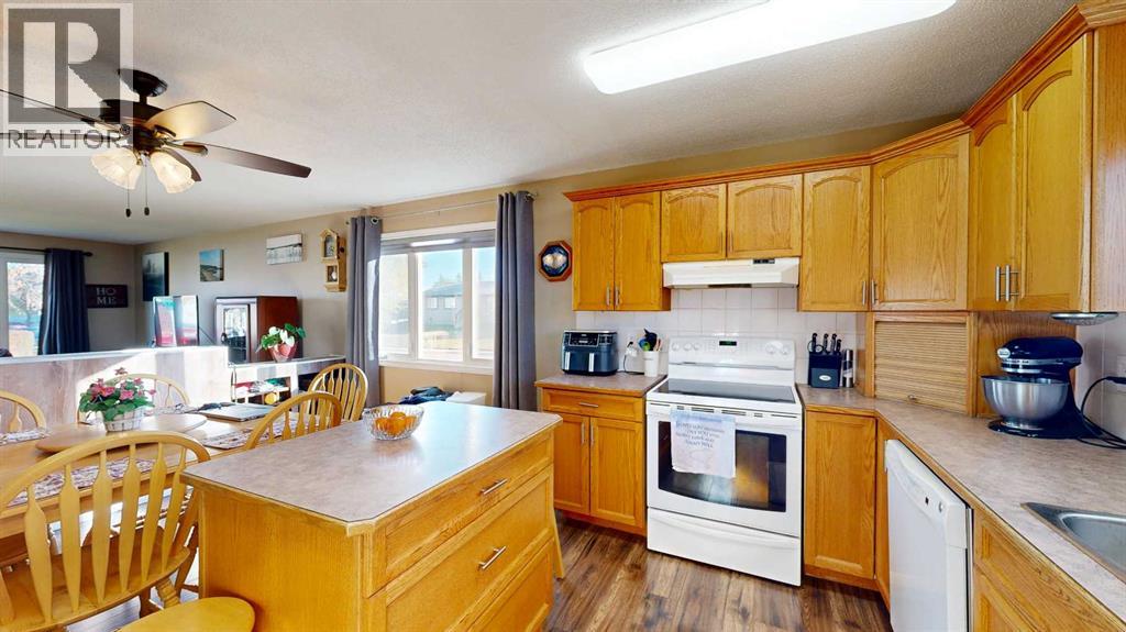 4002 58 Street Property Photo 9