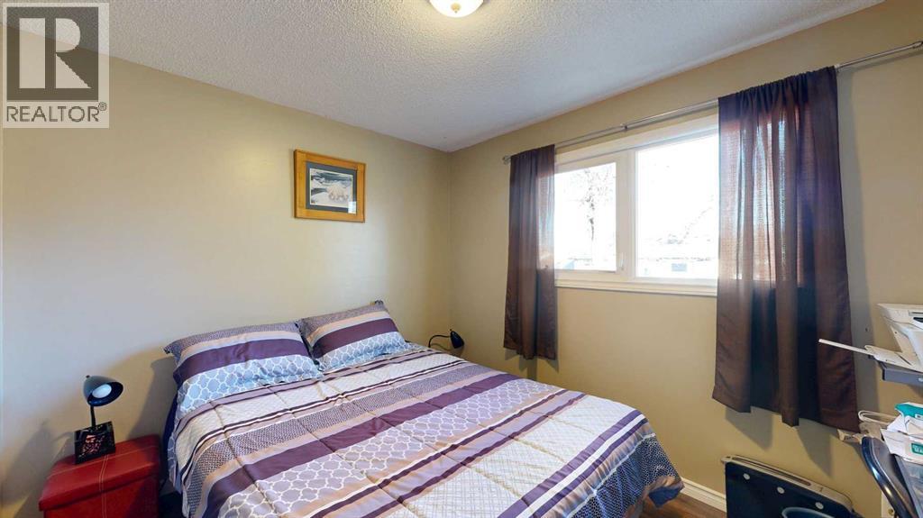 4002 58 Street Property Photo 15