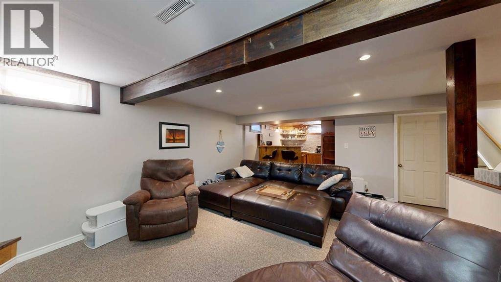 4002 58 Street Property Photo 24