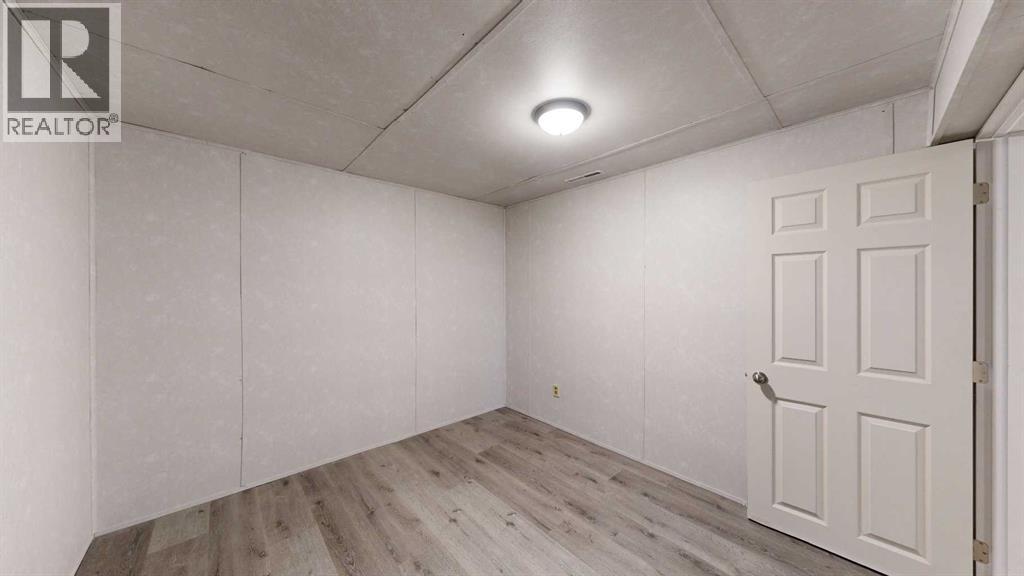 4002 58 Street Property Photo 37