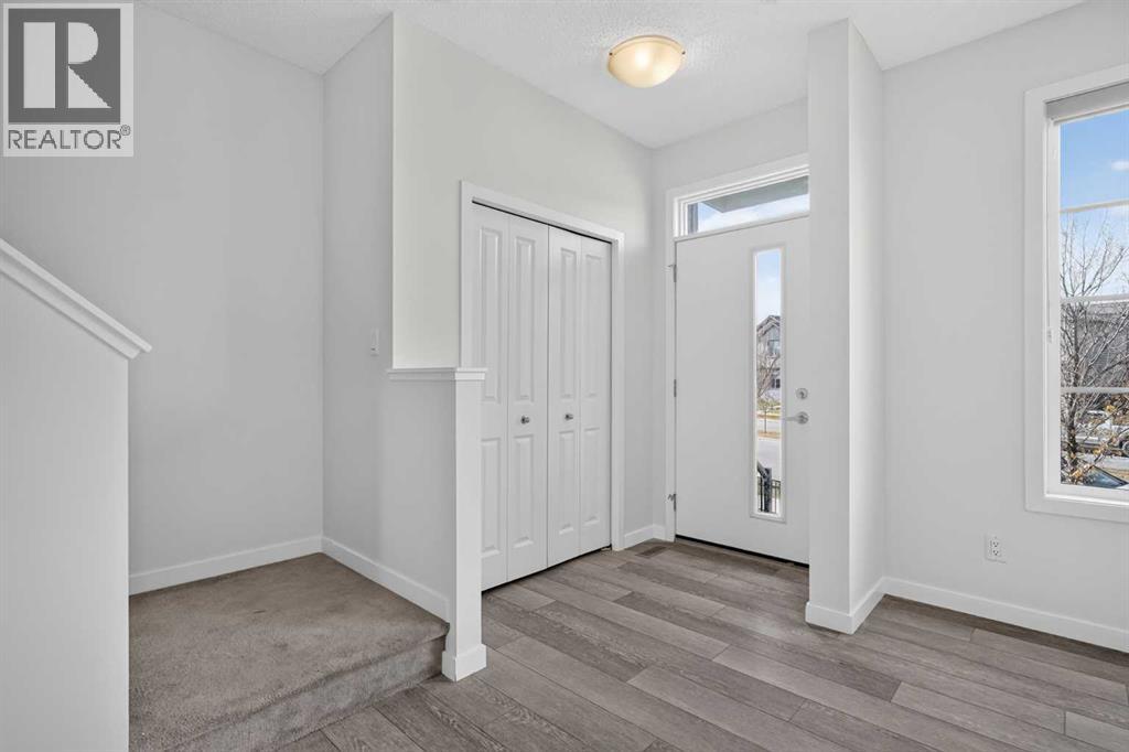 60 Walcrest Gate Se Property Photo 2