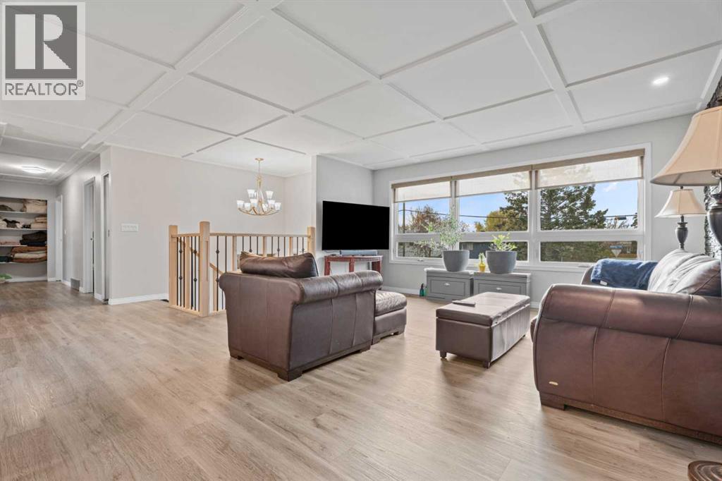 10 Mountain Street E Property Photo 11