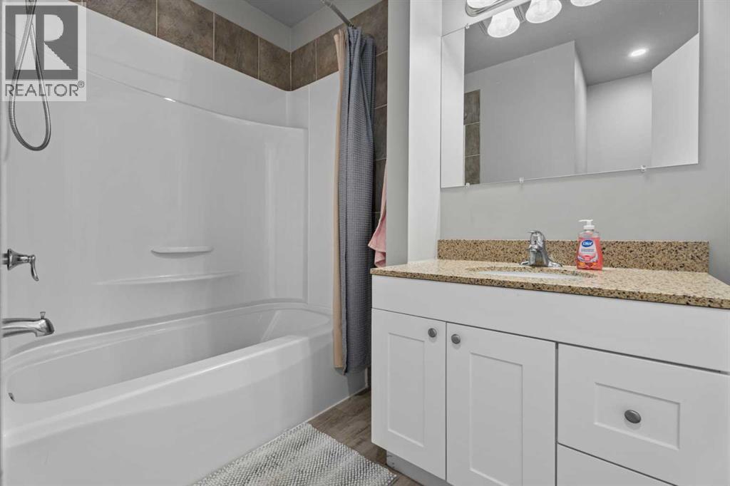 10 Mountain Street E Property Photo 19