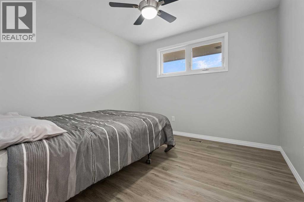 10 Mountain Street E Property Photo 23