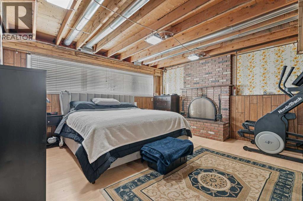 10 Mountain Street E Property Photo 25