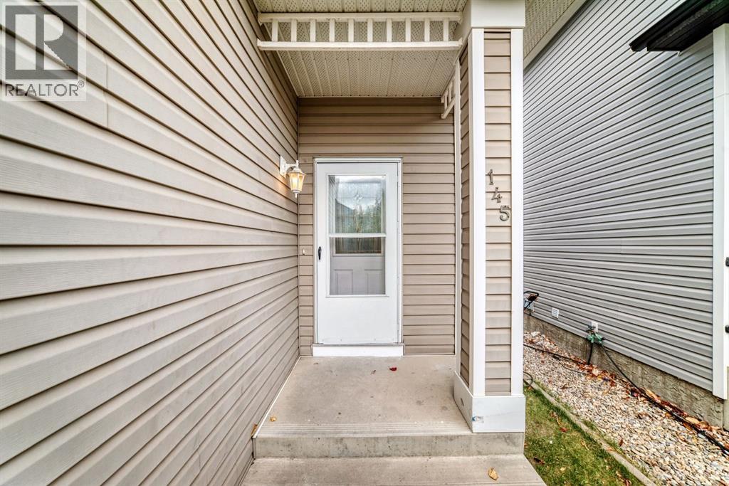 145 Martinvalley Crescent Ne Property Photo 3