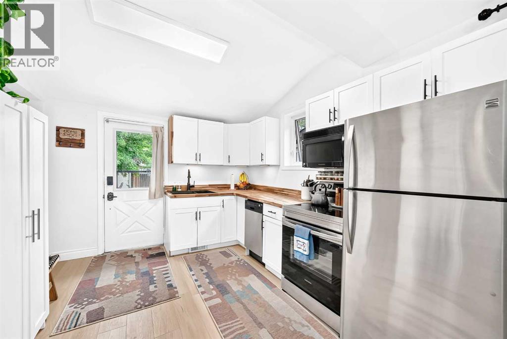 1628 15 Street Se Property Photo 7