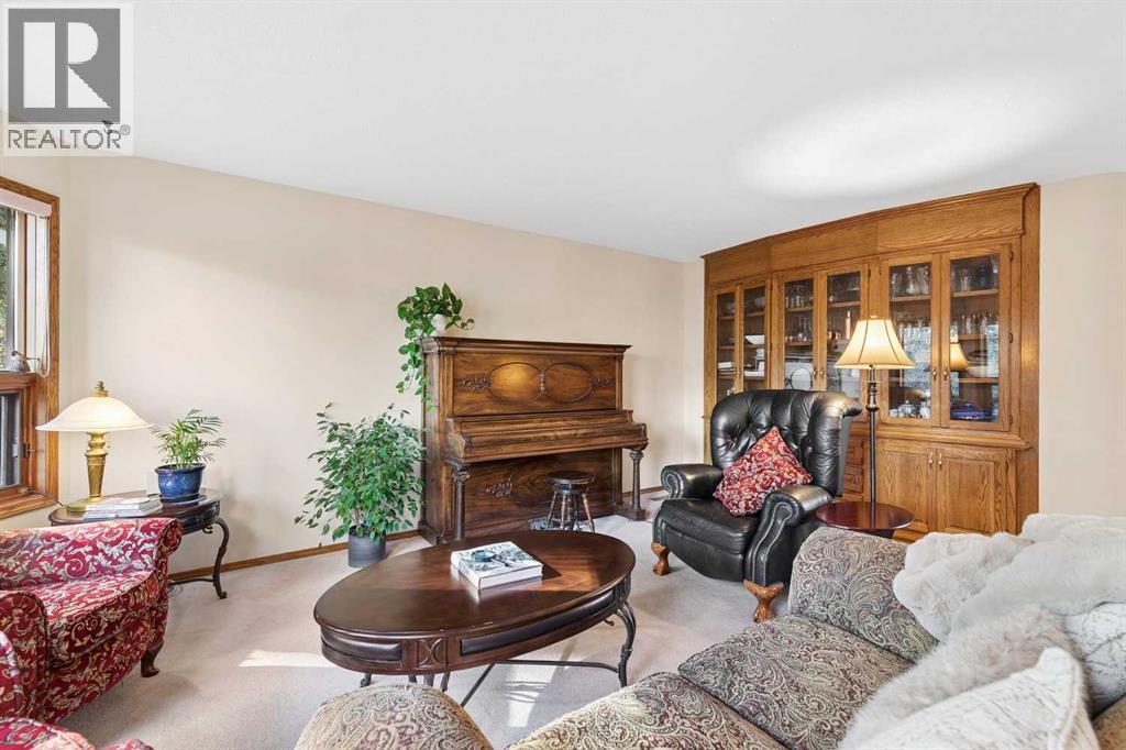 79 Meadow View Road Property Photo 4
