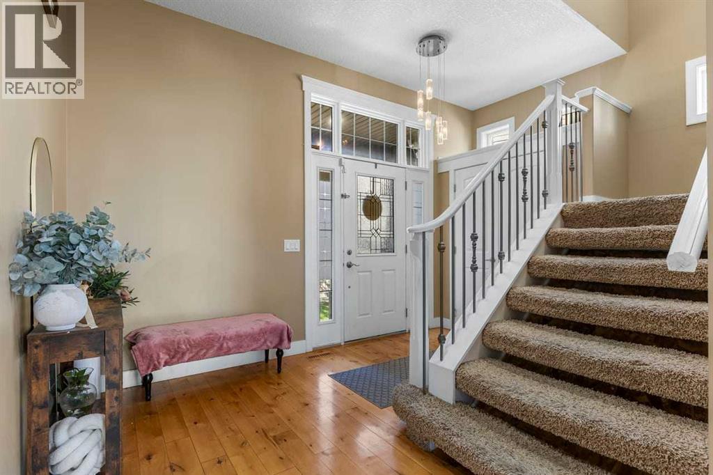 1182 Kingston Crescent Se Property Photo 3