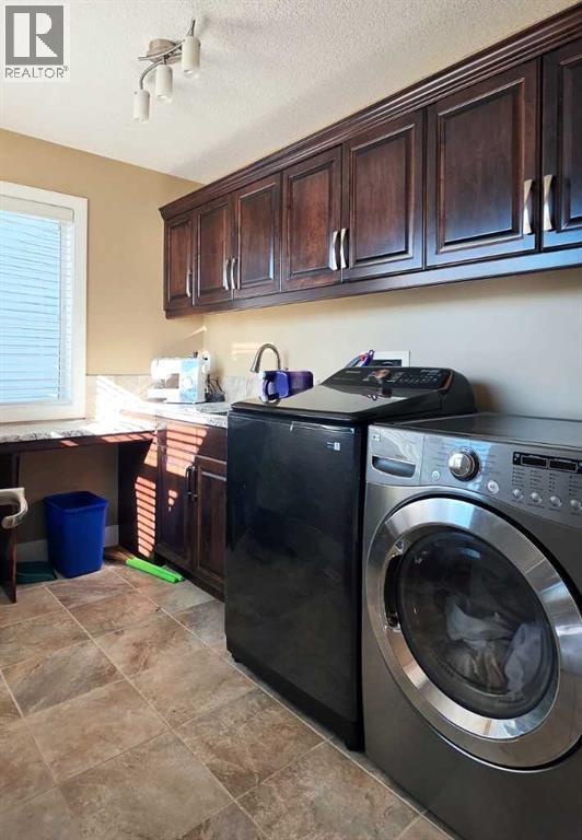 1182 Kingston Crescent Se Property Photo 24