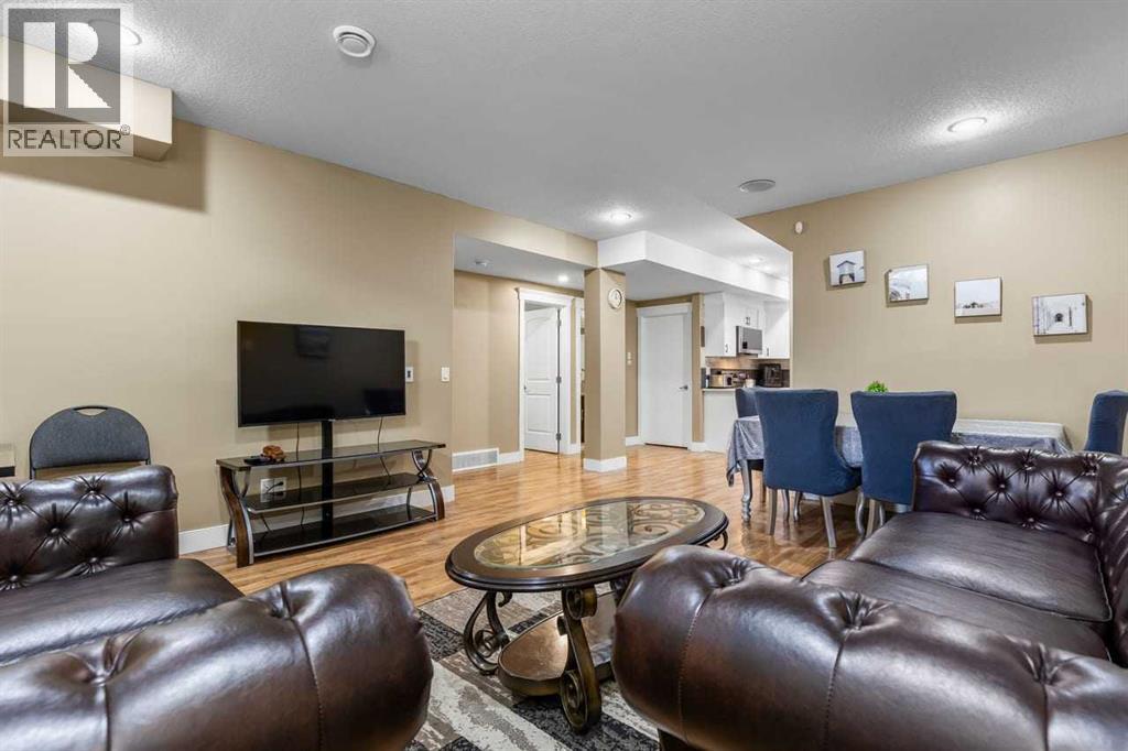 1182 Kingston Crescent Se Property Photo 29