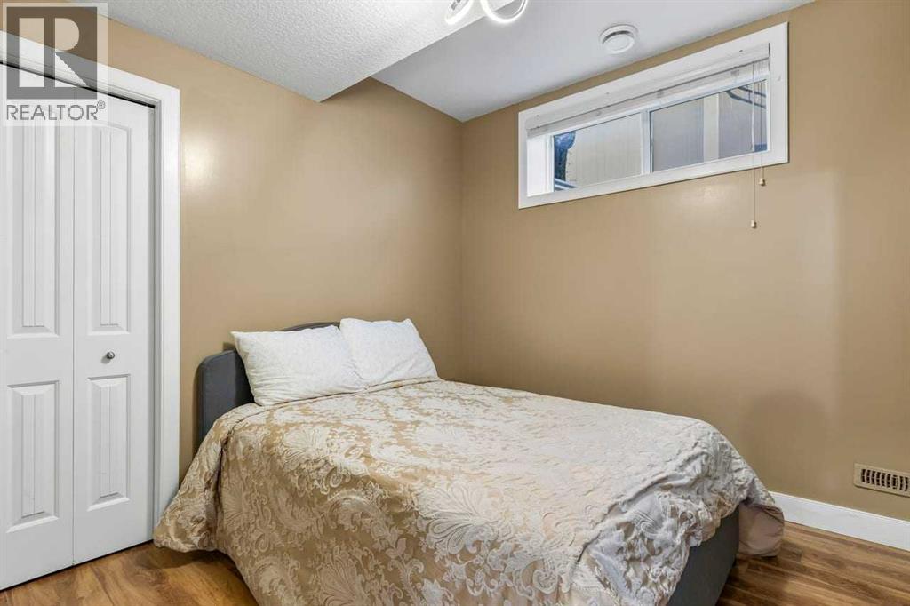 1182 Kingston Crescent Se Property Photo 31