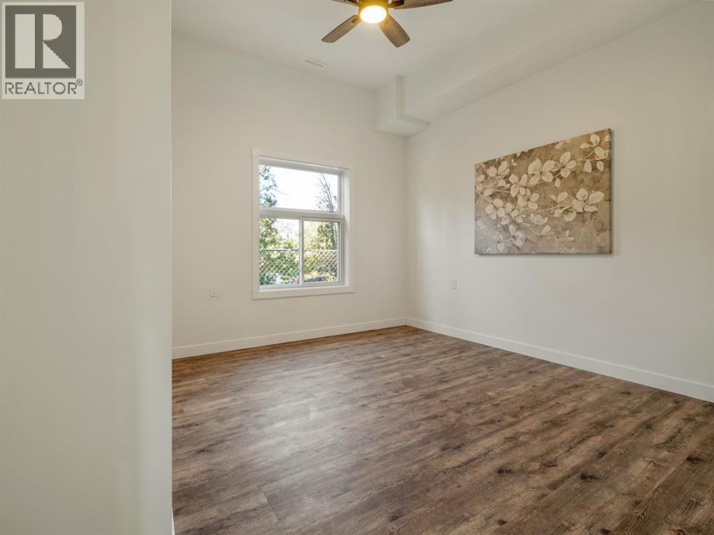 2220 23 Avenue Property Photo 34