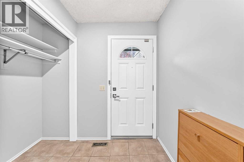 410 Brae Glen Crescent Sw Property Photo 4
