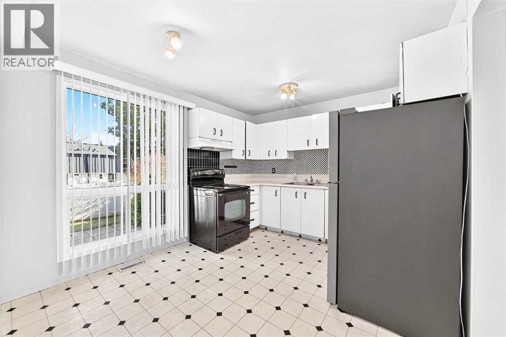 410 Brae Glen Crescent Sw Property Photo 9