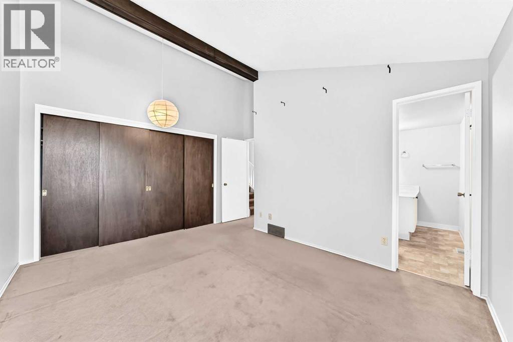410 Brae Glen Crescent Sw Property Photo 23