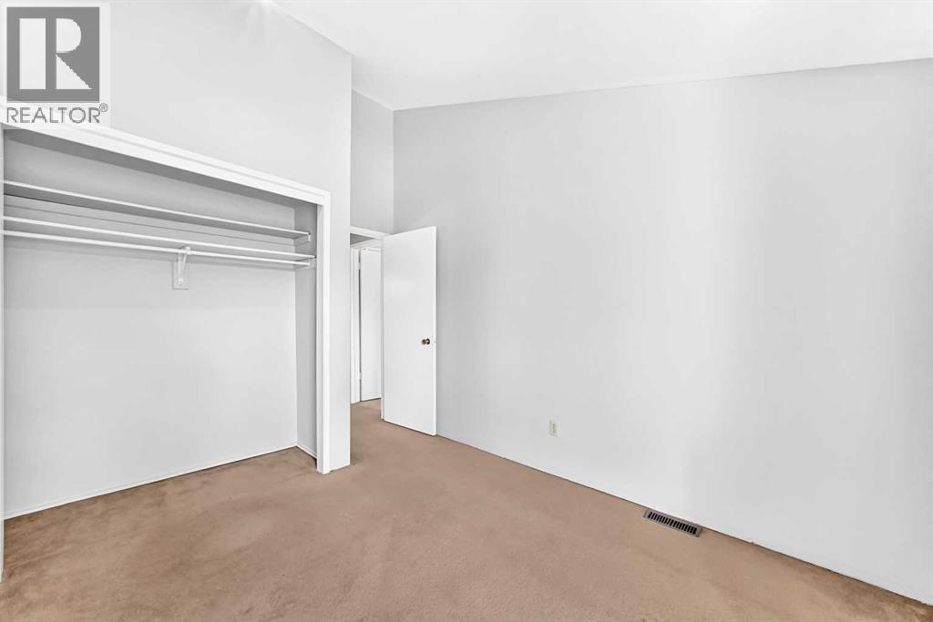 410 Brae Glen Crescent Sw Property Photo 27