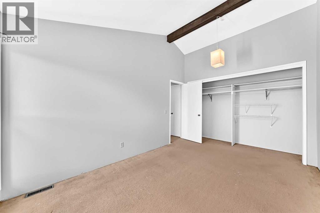 410 Brae Glen Crescent Sw Property Photo 29