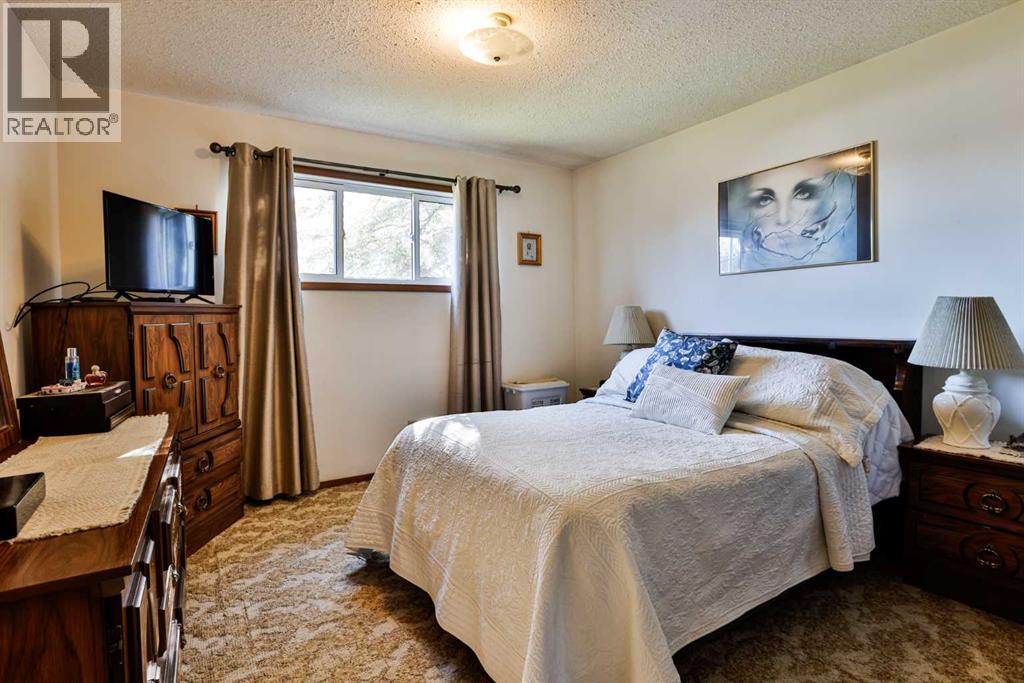 1256 10 Avenue N Property Photo 7