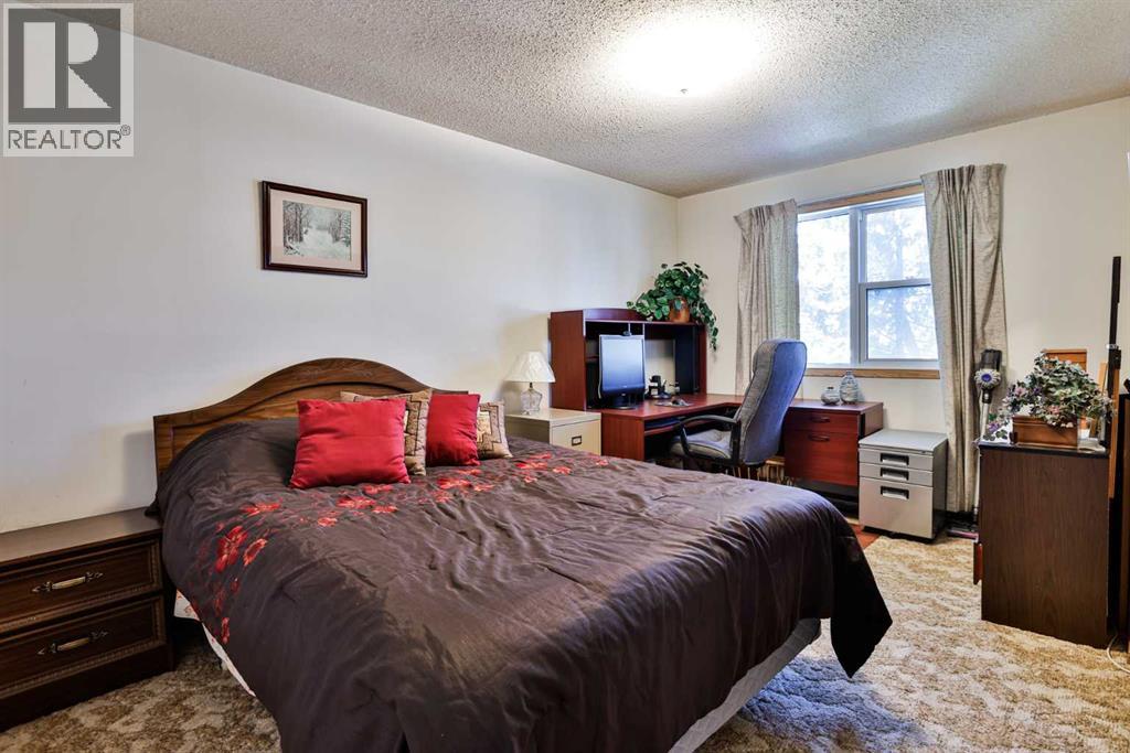 1256 10 Avenue N Property Photo 9