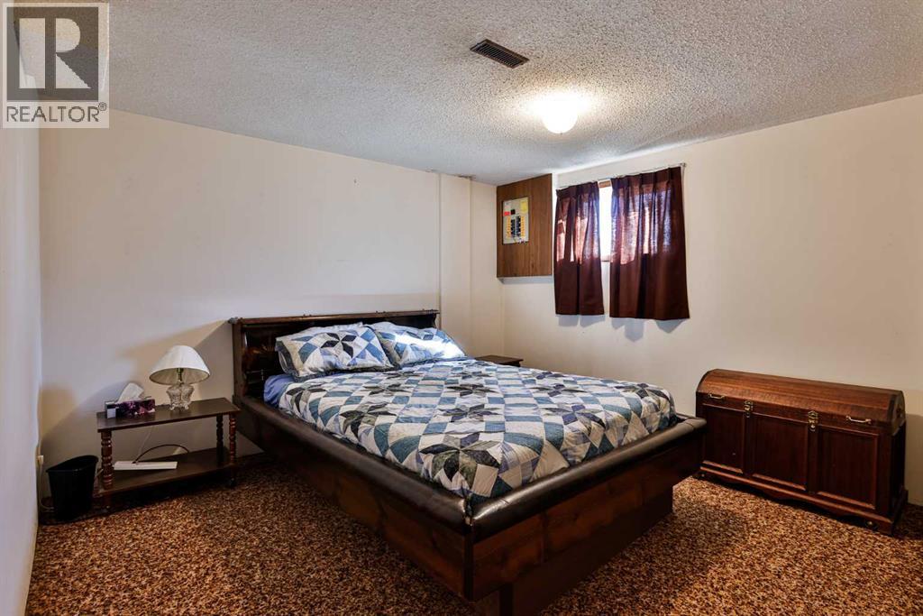 1256 10 Avenue N Property Photo 16