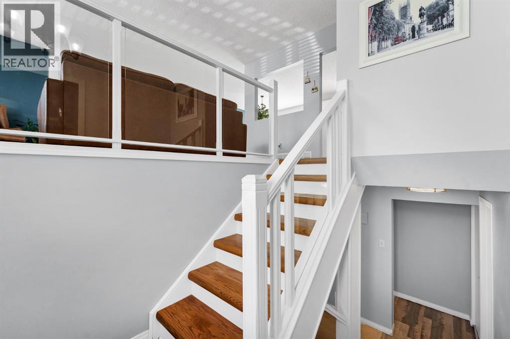 3 Ross Heights Place Se Property Photo 5