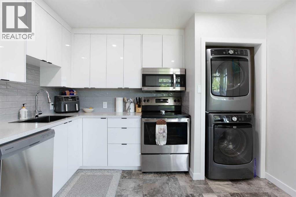 3222/3224 14 Street Nw Property Photo 1