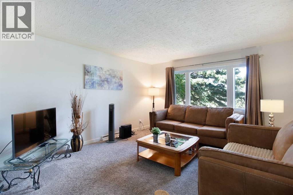 3222/3224 14 Street Nw Property Photo 4