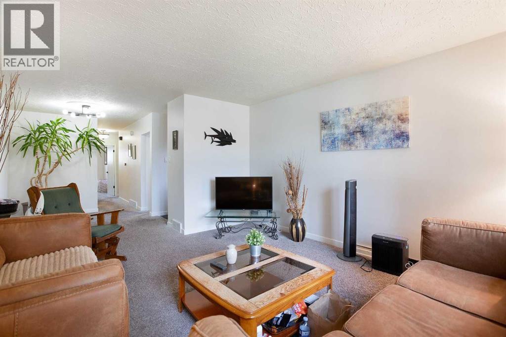 3222/3224 14 Street Nw Property Photo 5