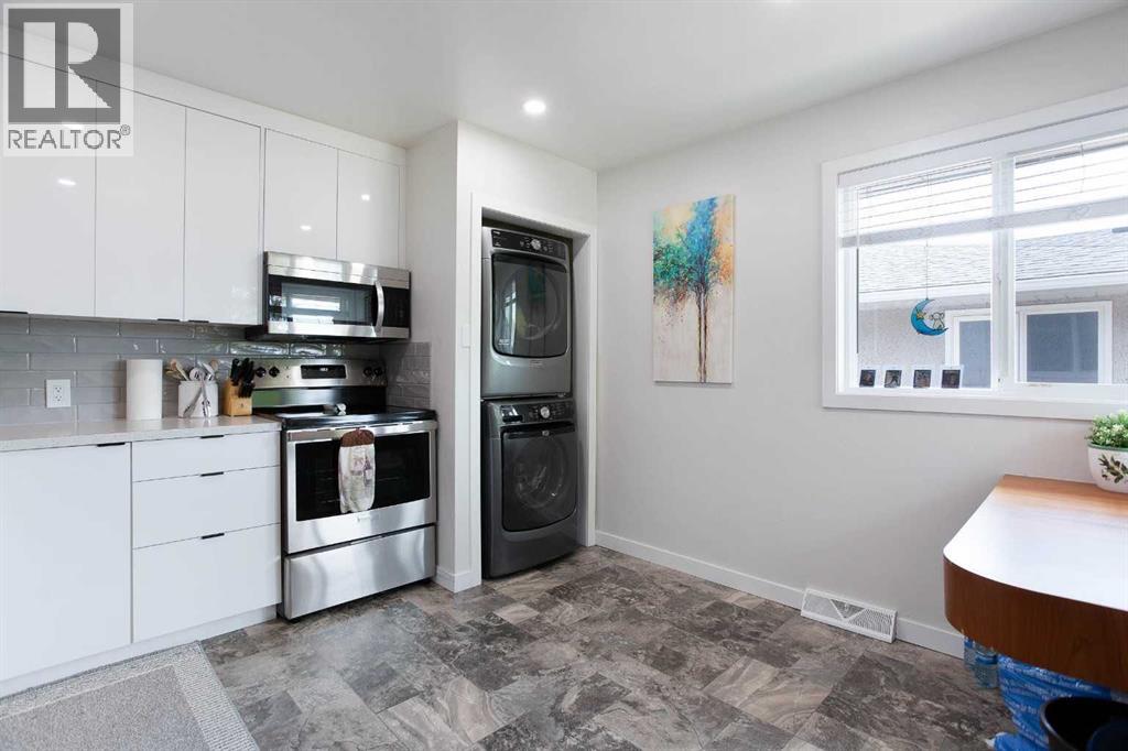 3222/3224 14 Street Nw Property Photo 6