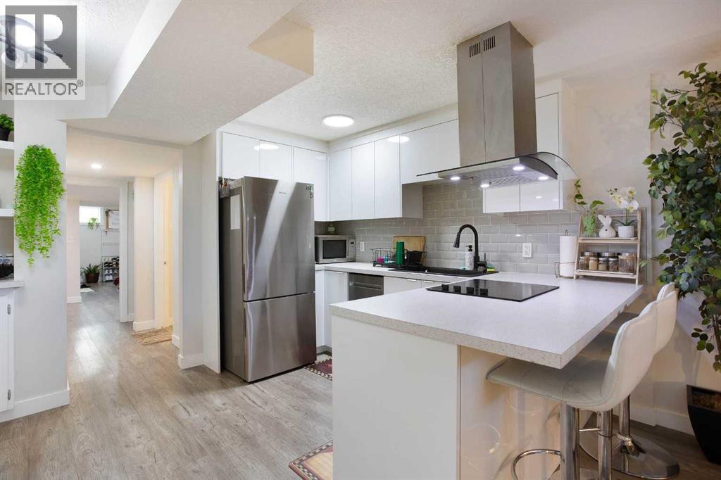 3222/3224 14 Street Nw Property Photo 10