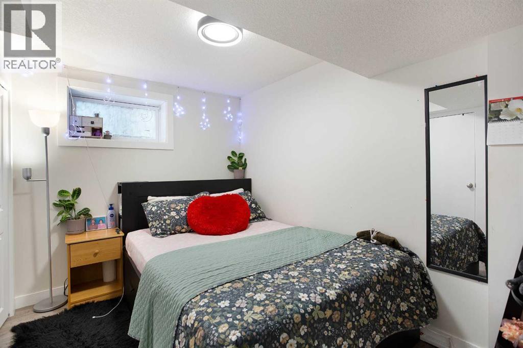 3222/3224 14 Street Nw Property Photo 17