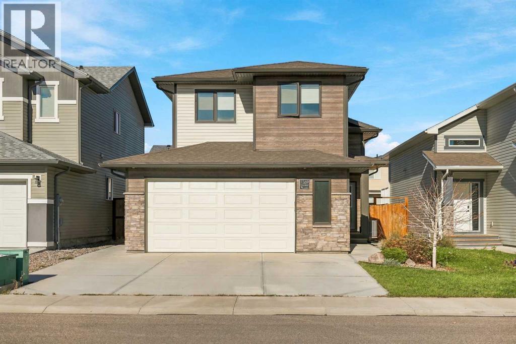 1369 Pacific Circle W Property Photo 1