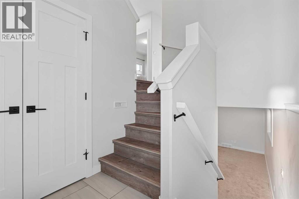 1369 Pacific Circle W Property Photo 3