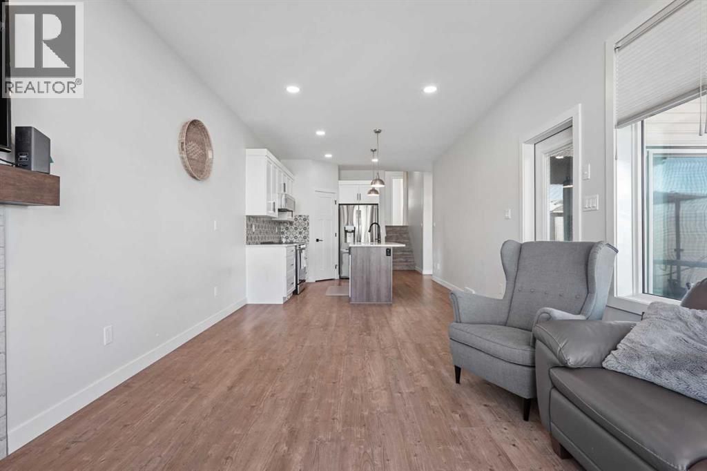 1369 Pacific Circle W Property Photo 11