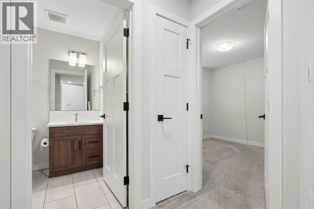 1369 Pacific Circle W Property Photo 26