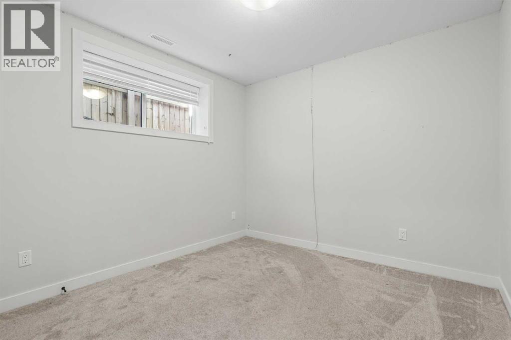 1369 Pacific Circle W Property Photo 27