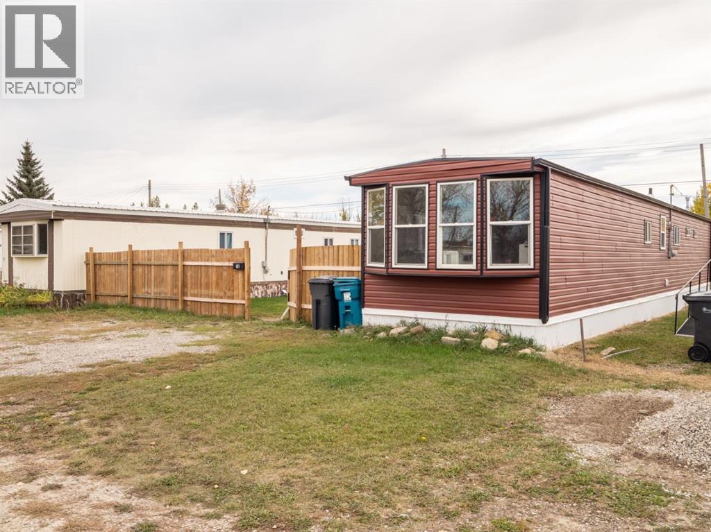 226 2 Street West Property Photo 2