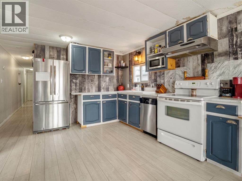 226 2 Street West Property Photo 8