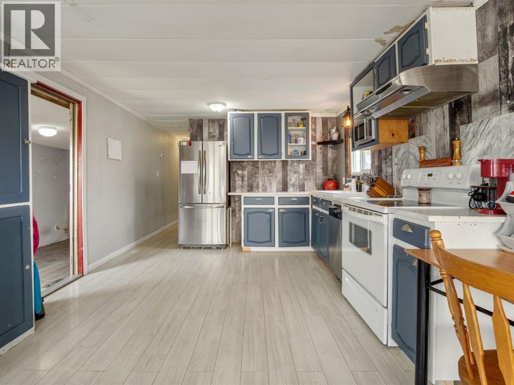 226 2 Street West Property Photo 9