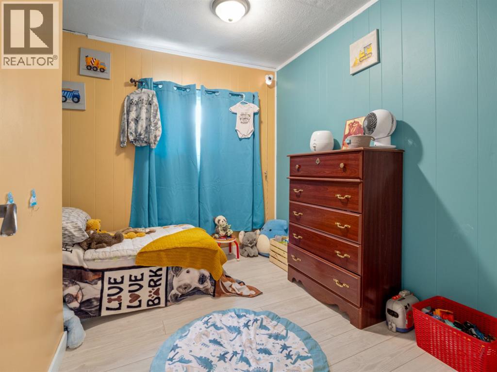 226 2 Street West Property Photo 19