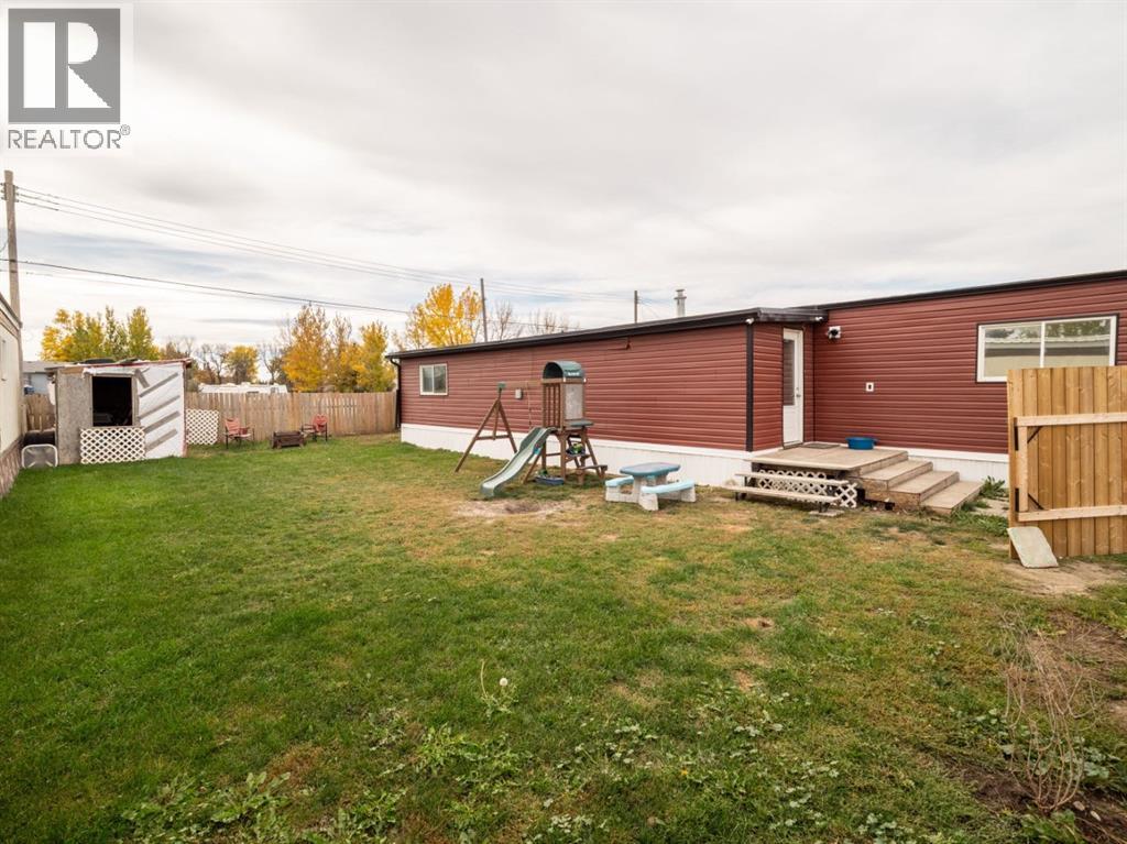 226 2 Street West Property Photo 34