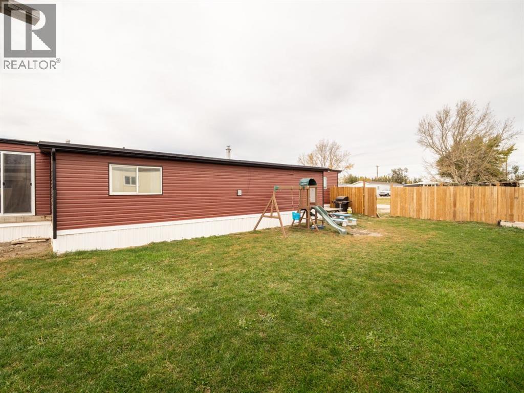 226 2 Street West Property Photo 35