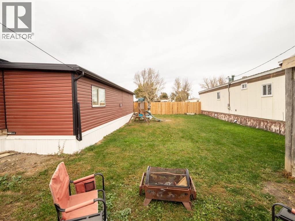 226 2 Street West Property Photo 36